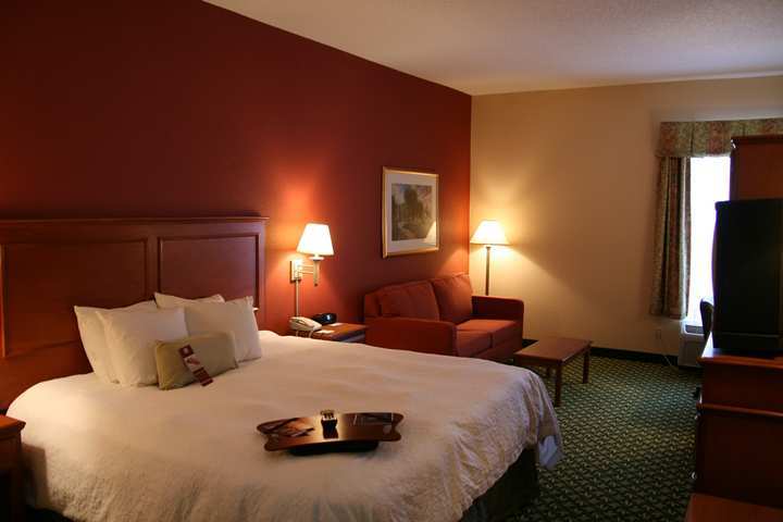 Hampton Inn By Hilton Concord/Bow Room photo